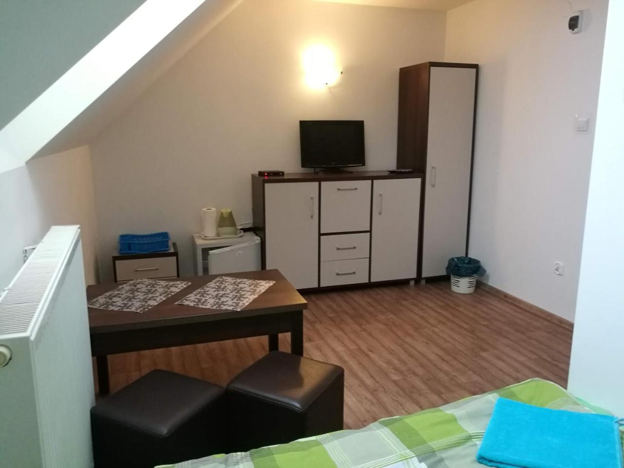 Dom Wczasowy Pieciu Pomostow I Domki Letniskowe Czaplinek Extérieur photo